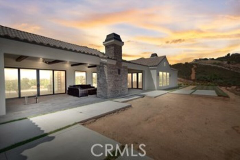 18840 Vista De Montanas Photo