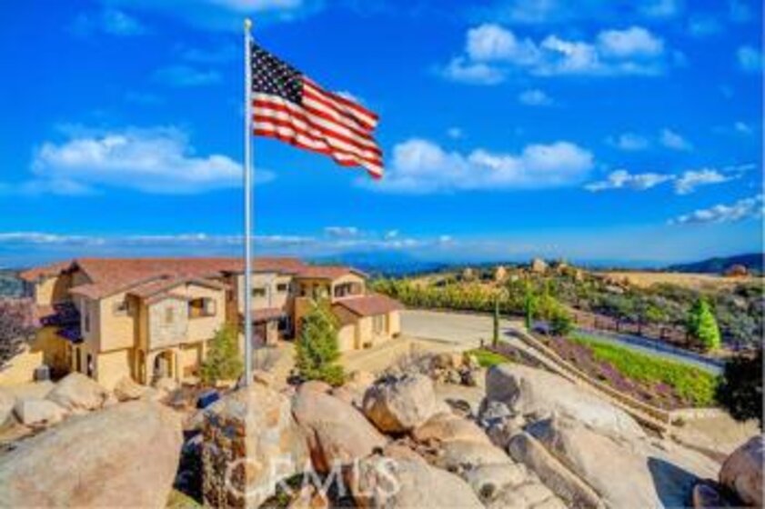 41750 Avenida Escala Photo