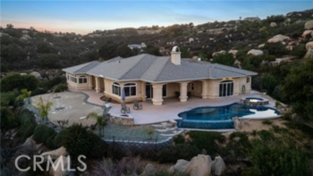 17554 Calle Huerto Photo